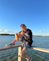 Молодой парень 25 лет. Ищет 2 девушек для приятного время провождения – Фото 1