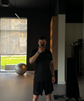 Спортивный симпатичный парень ищет милую девочку  – Фото 1