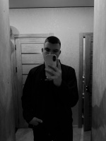 Я девственник, ищу секс. – Фото 1