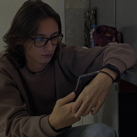 Парень 19 лет, ищу девушку, которая покажет мне мир секса. Сам я 192/66 – Фото 1