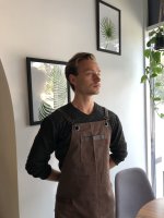 Энергичный молодой парень – Фото 1